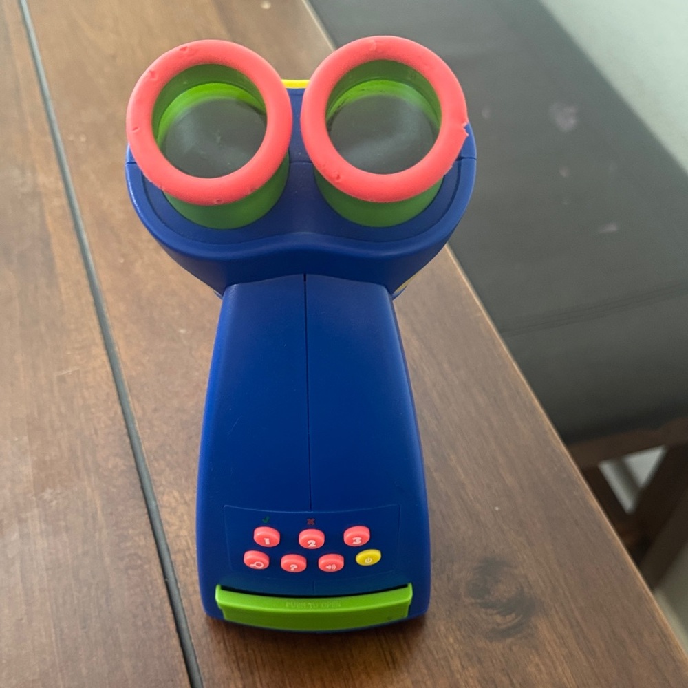 Colorful Kids Microscope Toy - Picture 2 of 4